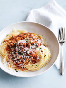 https://www.donnahay.com.au/recipes/dinner/easy-spaghetti-bolognese